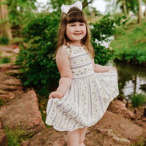 🌸 Child Size 5T Spring Floral Print Sleeveless Dress 🌸